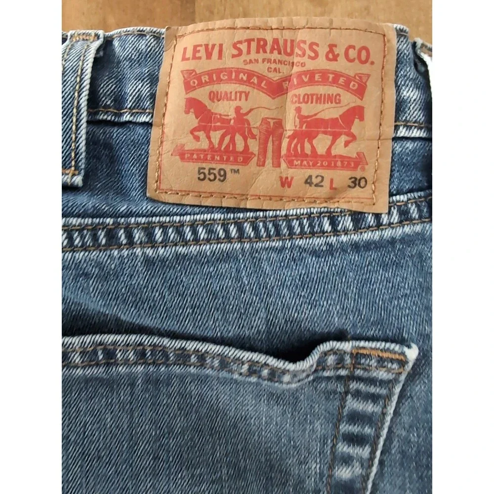 LEVI'S 559 BLUE JEANS Mens 42 x 30 Relaxed Straight LIGHT Wash Stretch